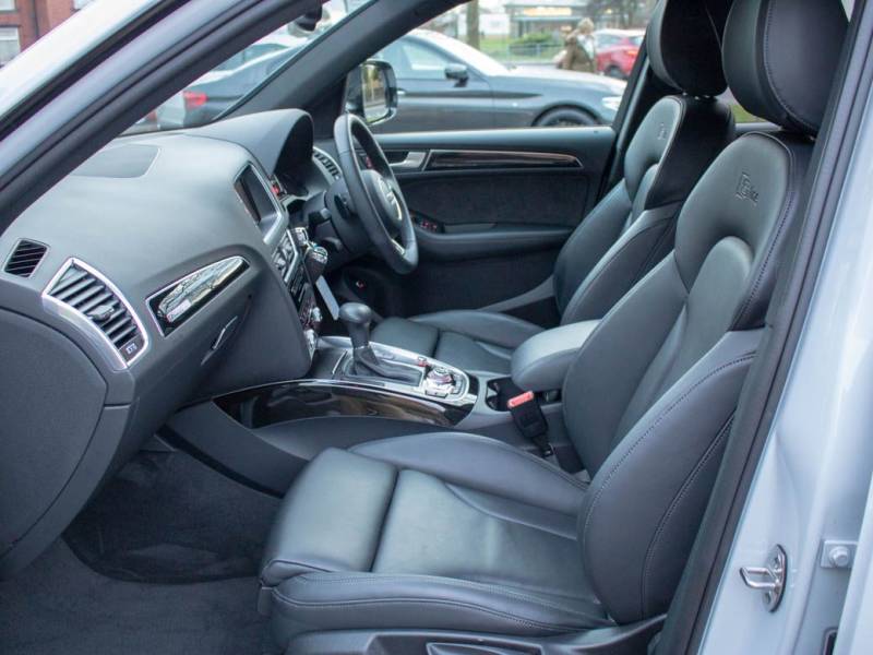 Audi Q5   Registered:2016(66)