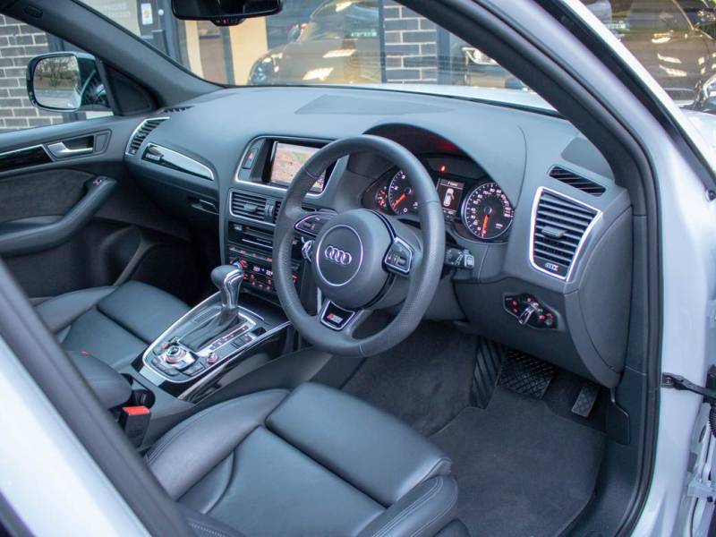 Audi Q5   Registered:2016(66)