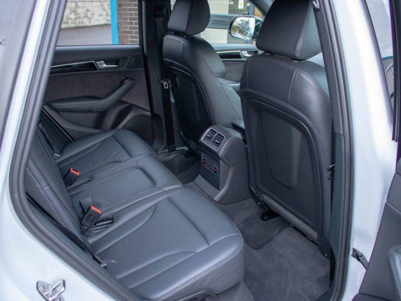 Audi Q5   Registered:2016(66)