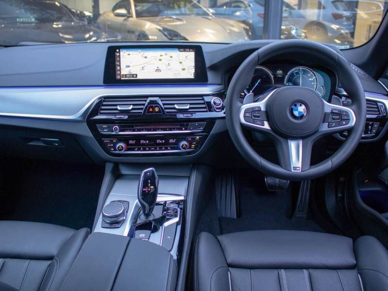BMW 5 Series   Registered:2018(18)