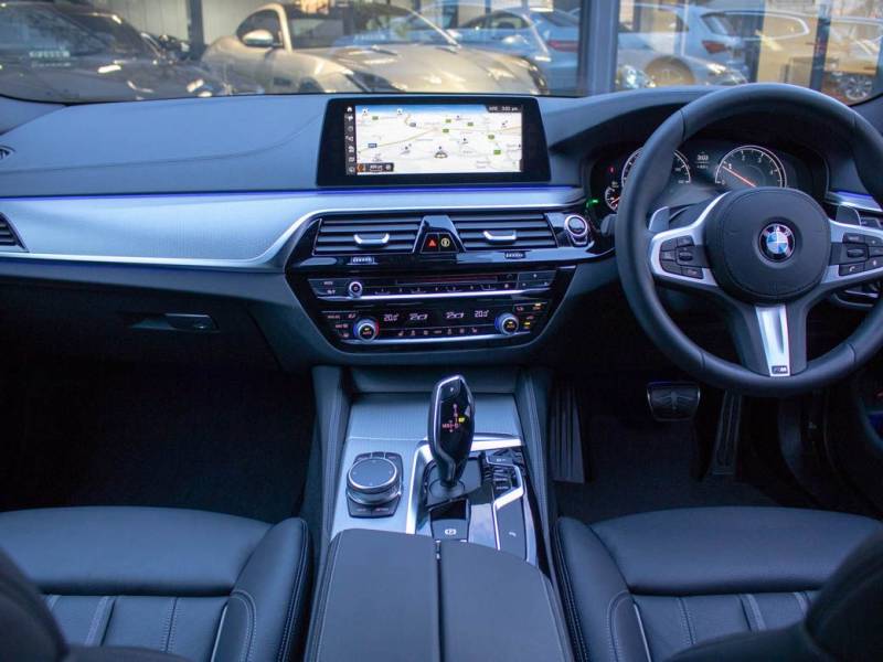 BMW 5 Series   Registered:2018(18)