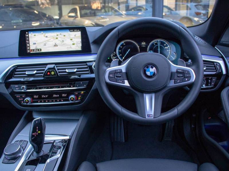 BMW 5 Series   Registered:2018(18)