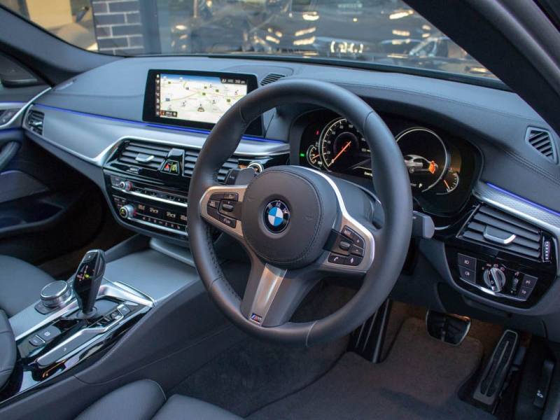BMW 5 Series   Registered:2018(18)