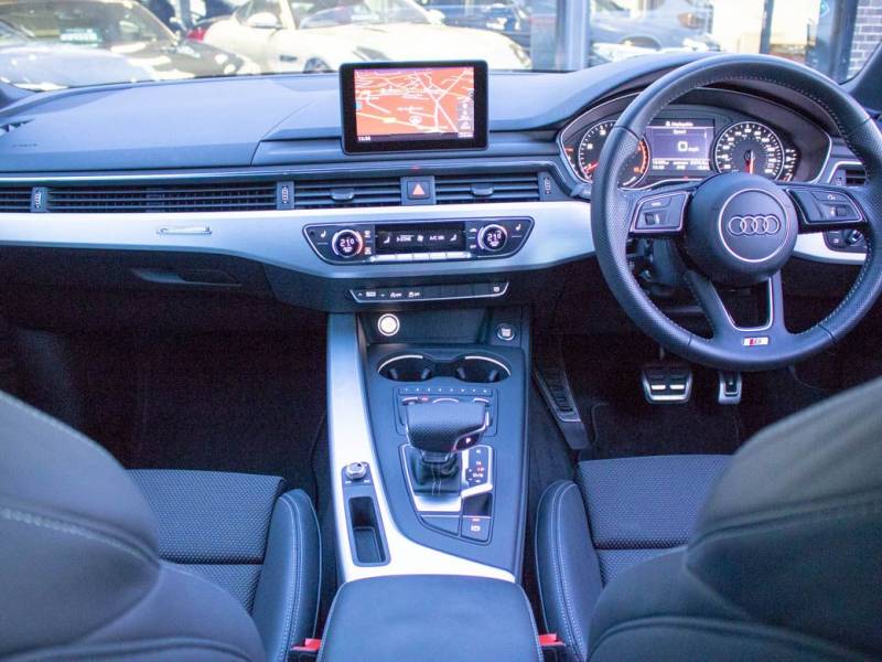 Audi A4 Avant   Registered:2016(16)