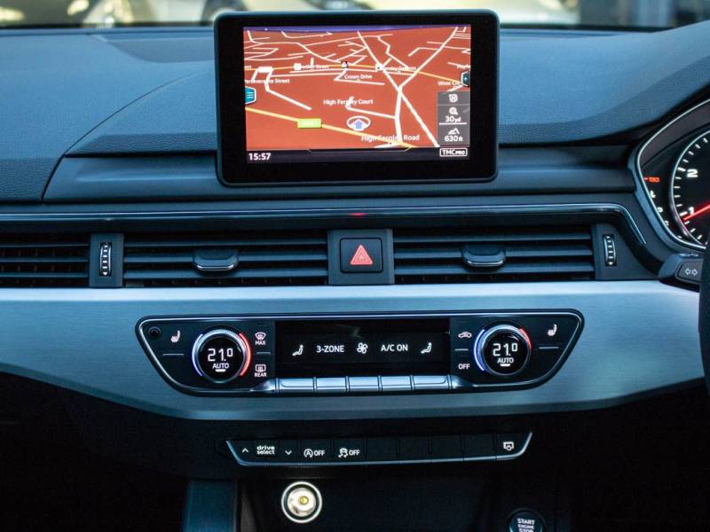 Audi A4 Avant   Registered:2016(16)