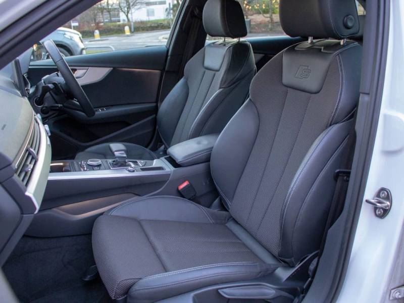 Audi A4 Avant   Registered:2016(16)