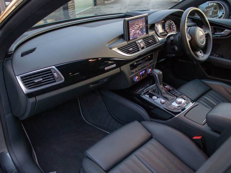 Audi A7   Registered:2016(16)