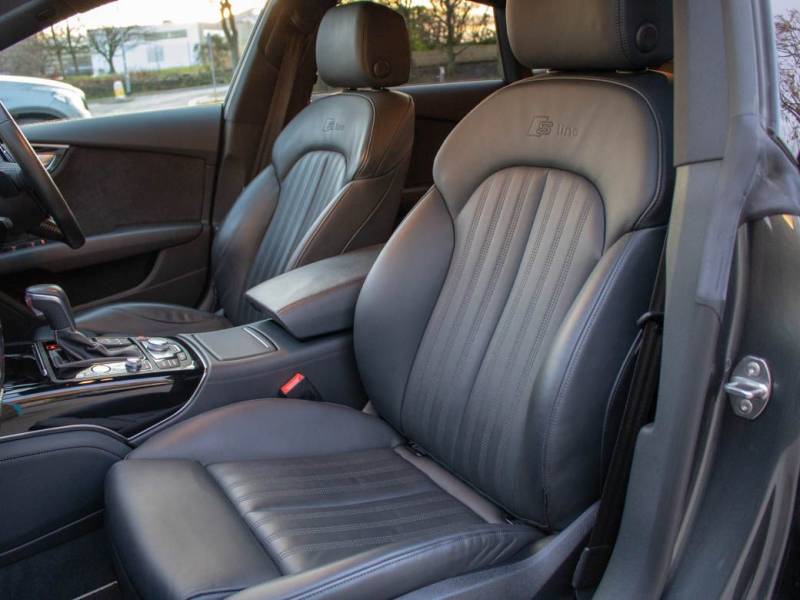 Audi A7   Registered:2016(16)