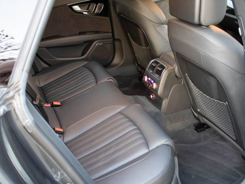 Audi A7   Registered:2016(16)