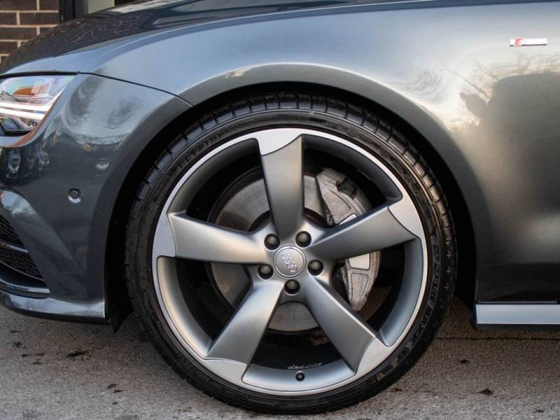 Audi A7   Registered:2016(16)