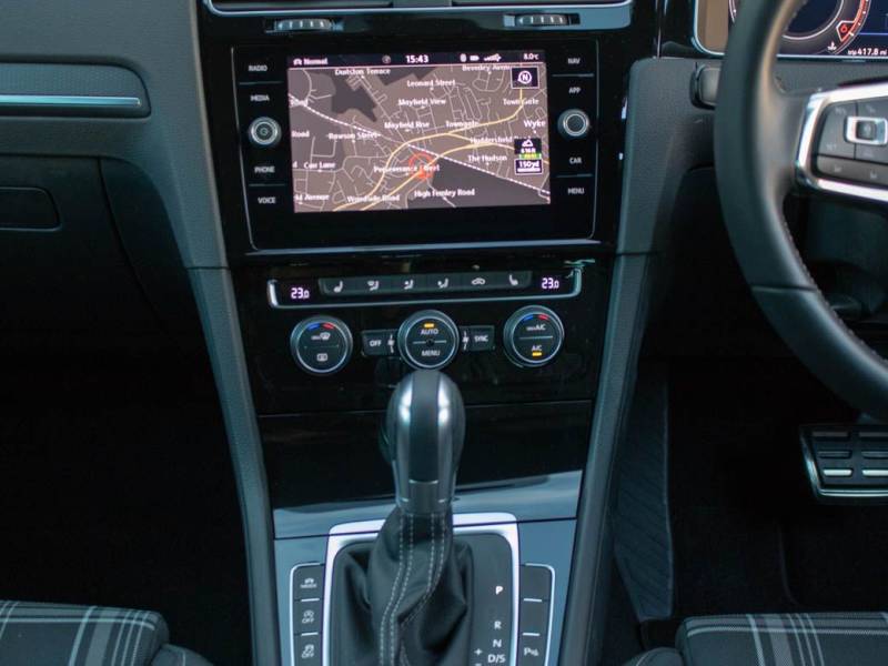 Volkswagen Golf   Registered:2018(18)