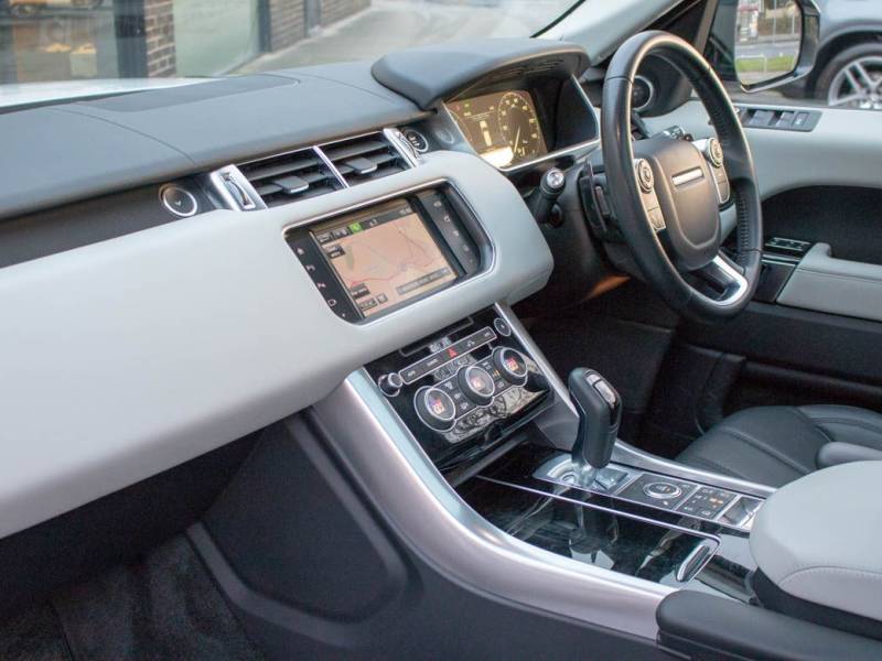 Land Rover Range Rover Sport   Registered:2016(66)