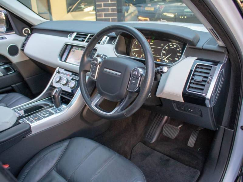 Land Rover Range Rover Sport   Registered:2016(66)