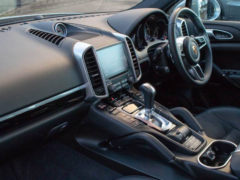 Porsche Cayenne   Registered:2017(17)