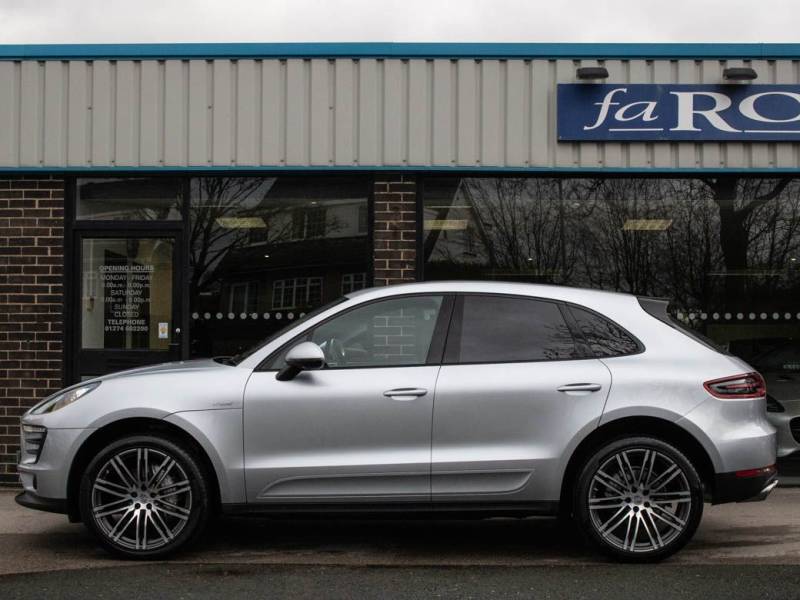 Porsche Macan   Registered:2015(15)