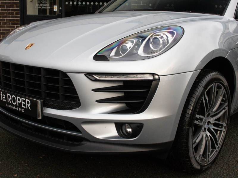 Porsche Macan   Registered:2015(15)
