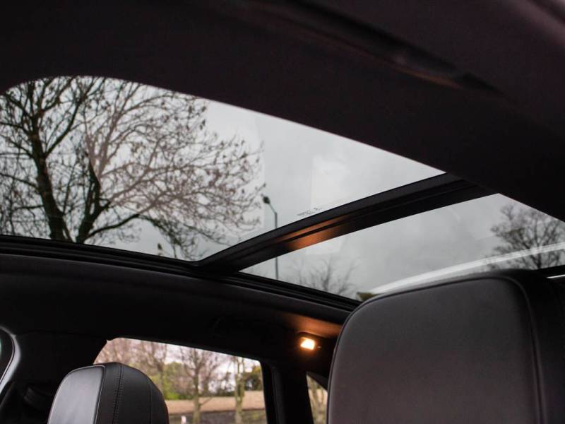 Porsche Macan   Registered:2016(16)