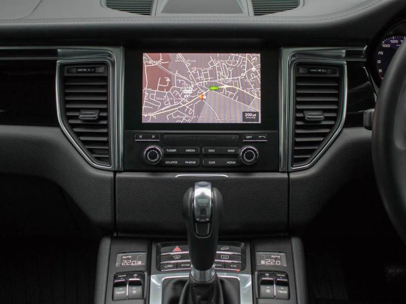 Porsche Macan   Registered:2016(16)