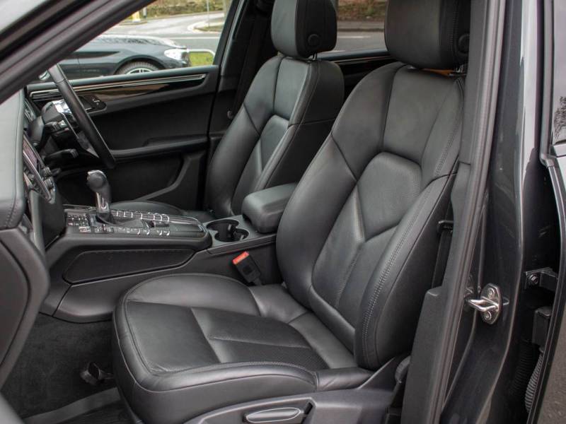 Porsche Macan   Registered:2016(16)