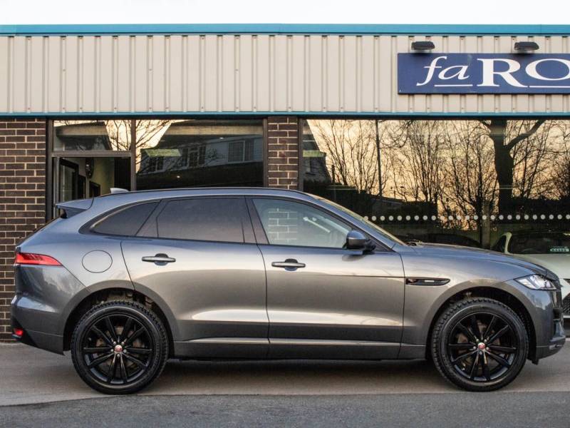 Jaguar F Pace   Registered:2017(17)