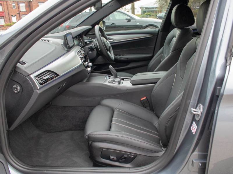 BMW 5 Series   Registered:2018(18)