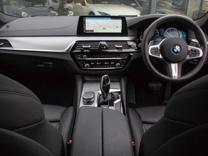 BMW 5 Series   Registered:2018(18)