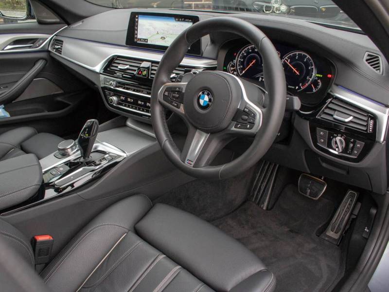 BMW 5 Series   Registered:2018(18)