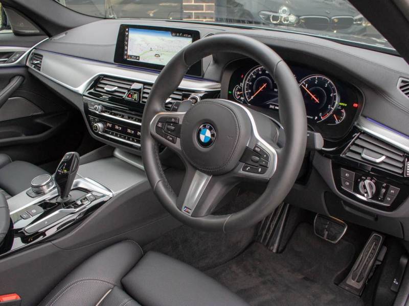 BMW 5 Series   Registered:2018(18)
