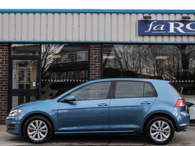 Volkswagen Golf 1.6 TDI 105 SE 5 door Hatchback Diesel Pacific Blue Metallic