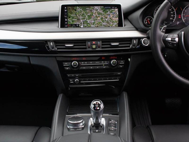 BMW X5 M   Registered:2018(18)