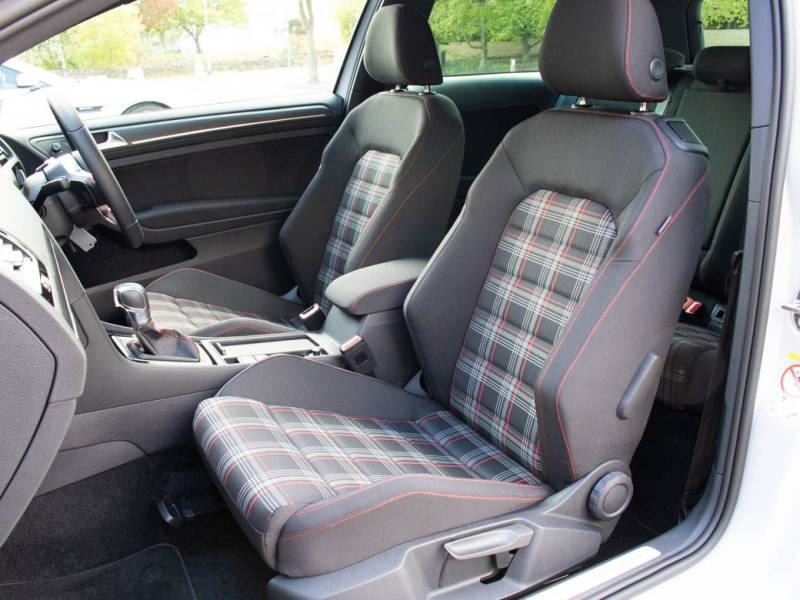 Volkswagen Golf   Registered:2018(68)