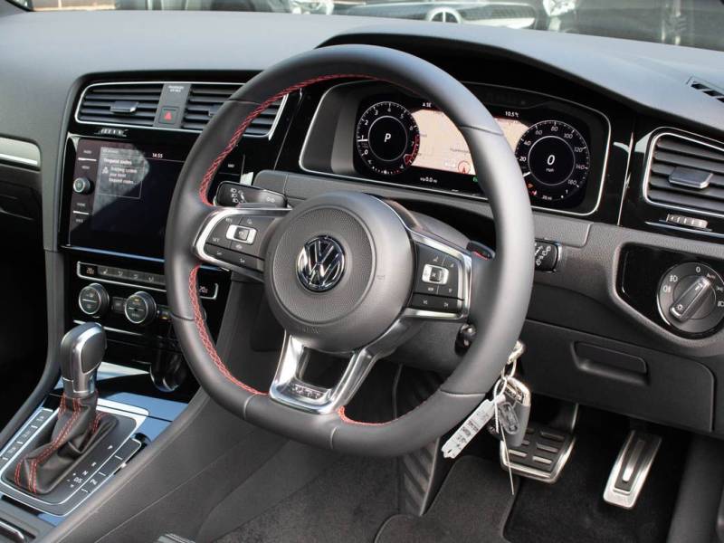 Volkswagen Golf   Registered:2018(68)