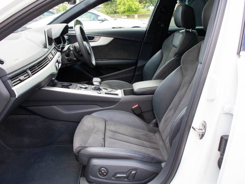 Audi A4   Registered:2017(67)