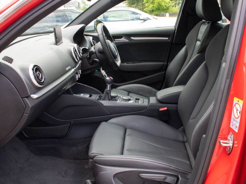 Audi A3   Registered:2014(14)