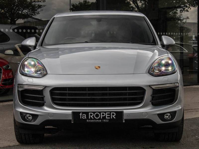 Porsche Cayenne   Registered:2017(17)