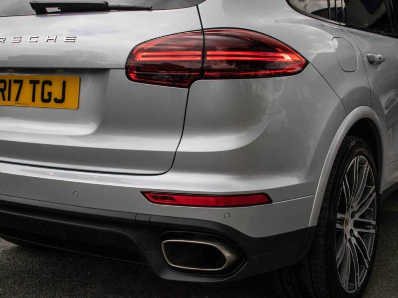 Porsche Cayenne   Registered:2017(17)