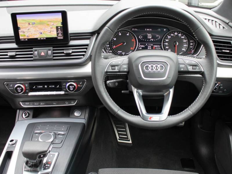 Audi Q5   Registered:2017(67)