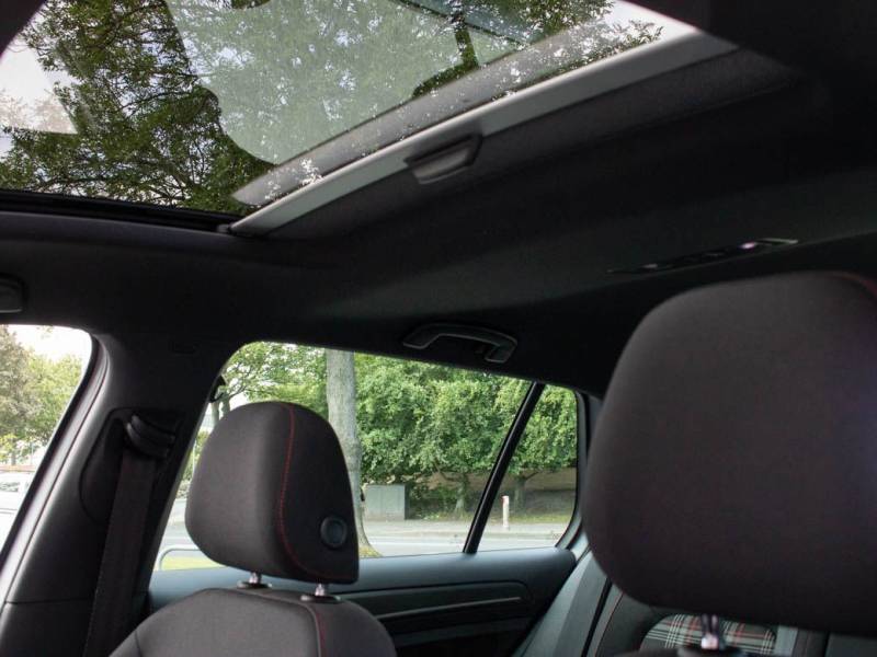 Volkswagen Golf   Registered:2018(68)