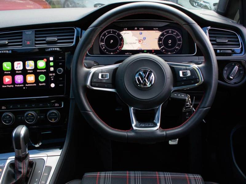 Volkswagen Golf   Registered:2018(68)