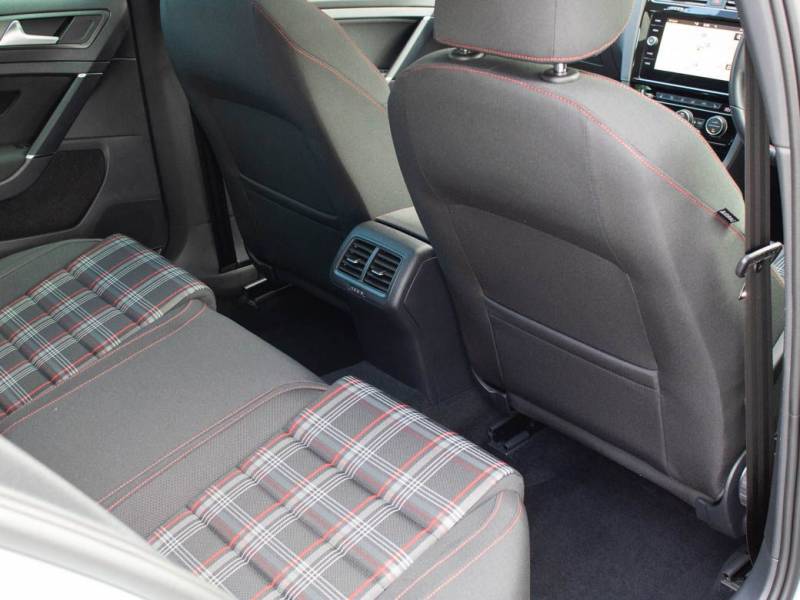 Volkswagen Golf   Registered:2018(68)