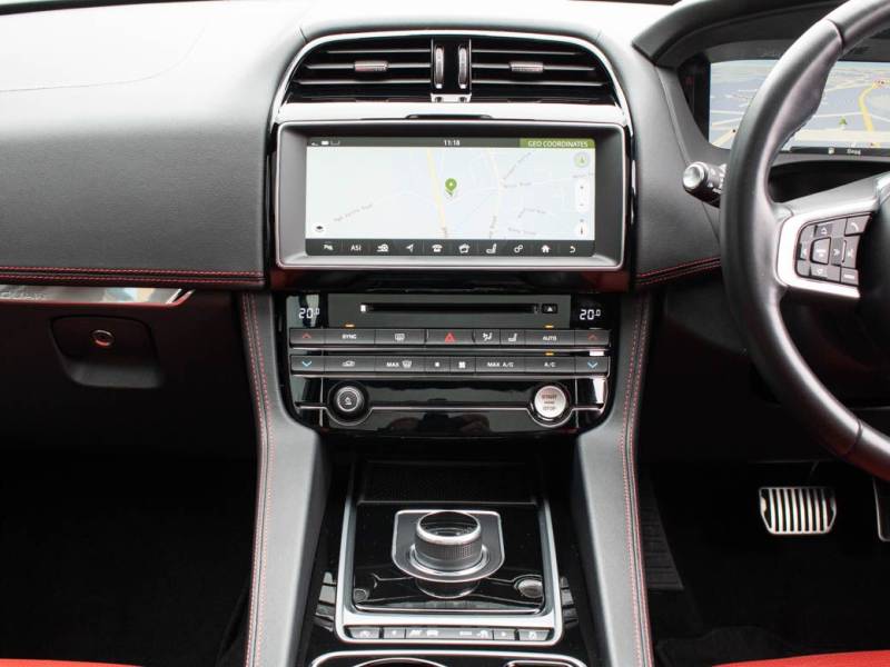 Jaguar F Pace   Registered:2016(66)