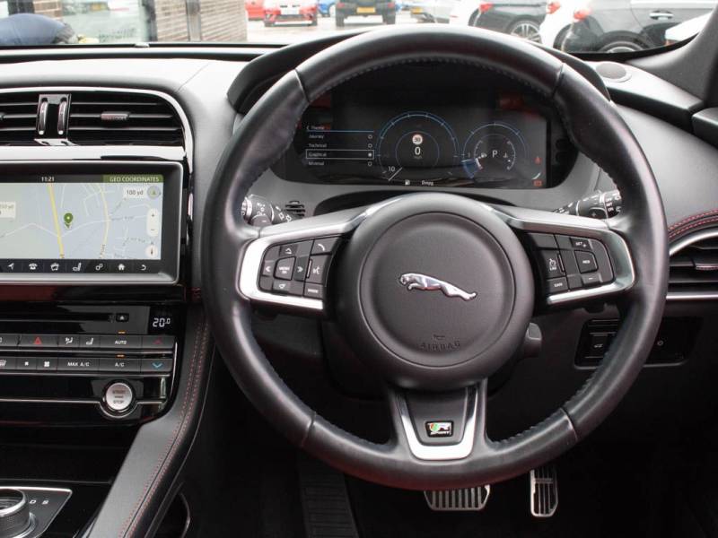 Jaguar F Pace   Registered:2016(66)