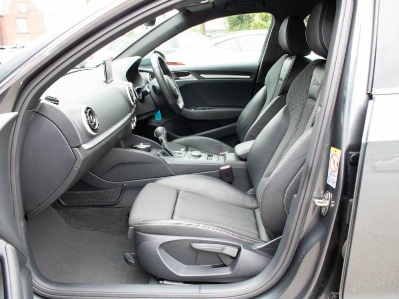 Audi A3   Registered:2014(14)