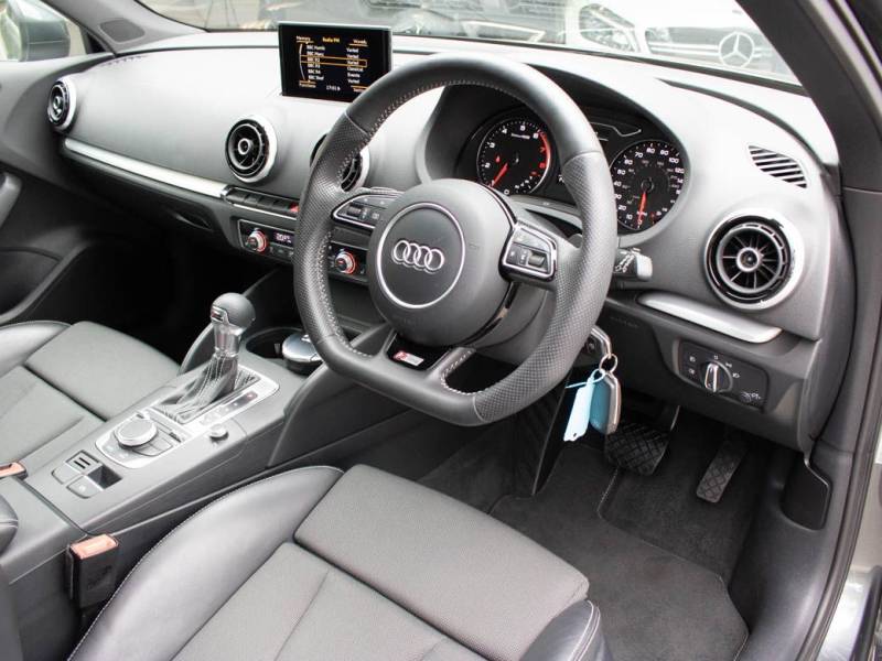 Audi A3   Registered:2014(14)