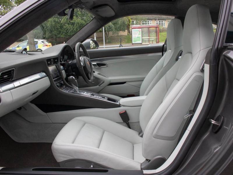 Porsche 911   Registered:2012(62)