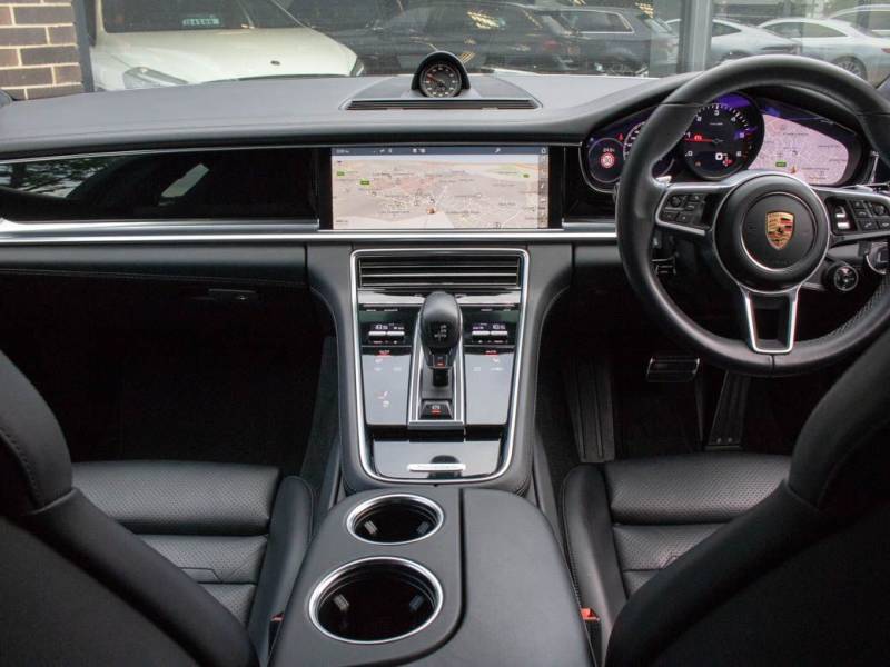 Porsche Panamera   Registered:2016(66)