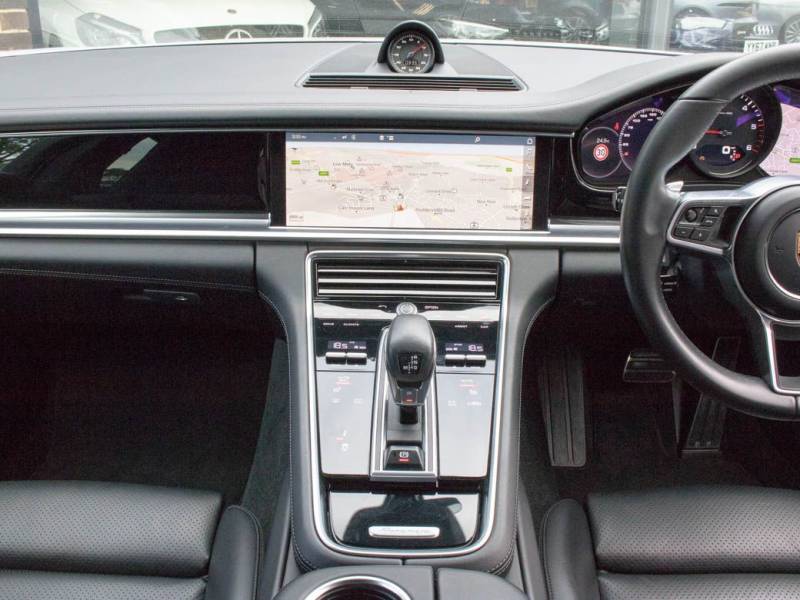 Porsche Panamera   Registered:2016(66)