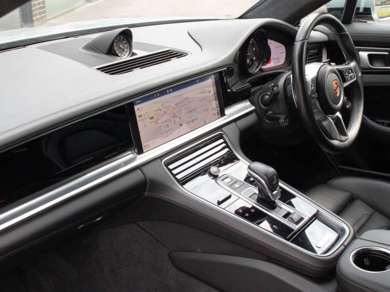 Porsche Panamera   Registered:2016(66)