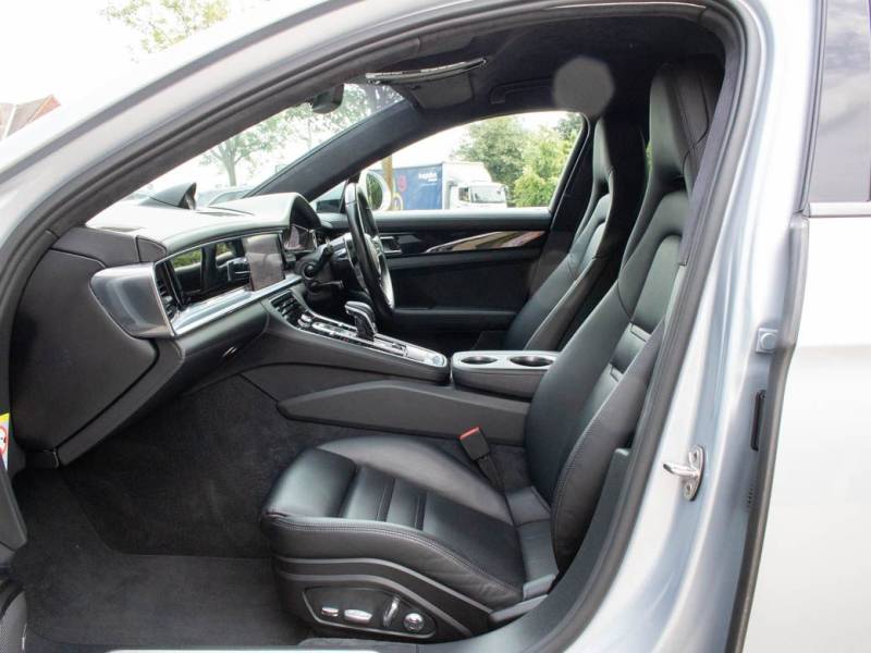 Porsche Panamera   Registered:2016(66)