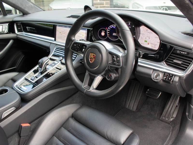 Porsche Panamera   Registered:2016(66)